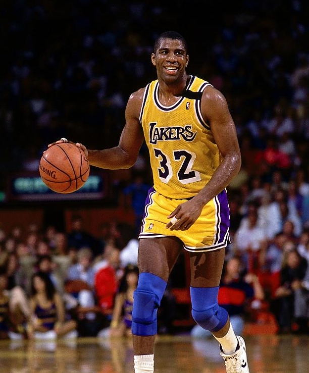 何人都更配 何人都更配