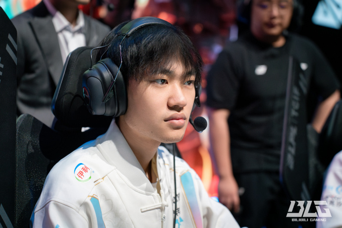 极具魅力的 极具魅力的